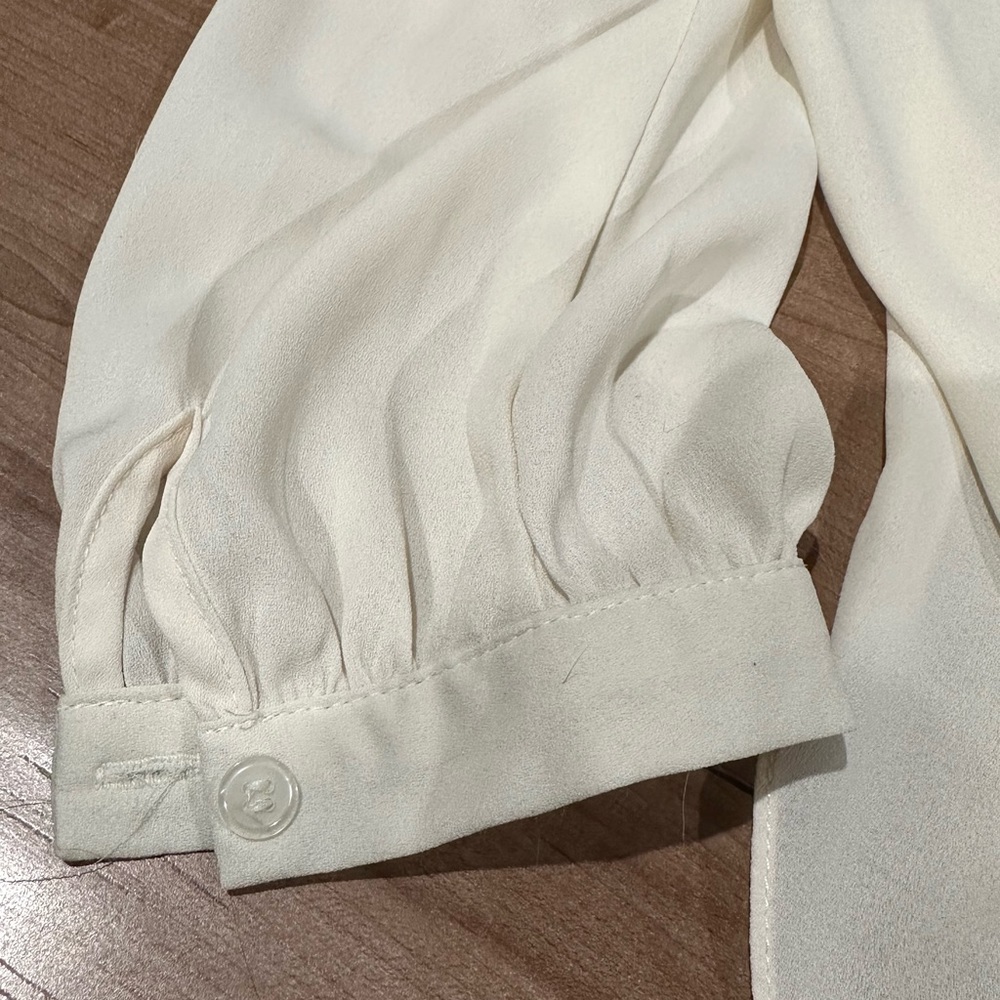 High low button blouse - Picture 8 of 8